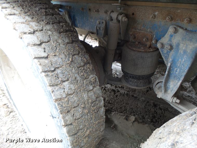 image for item DB9982 1995 Freightliner FLD tank truck