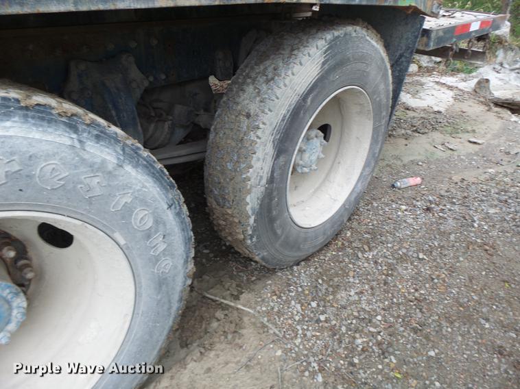 image for item DB9982 1995 Freightliner FLD tank truck