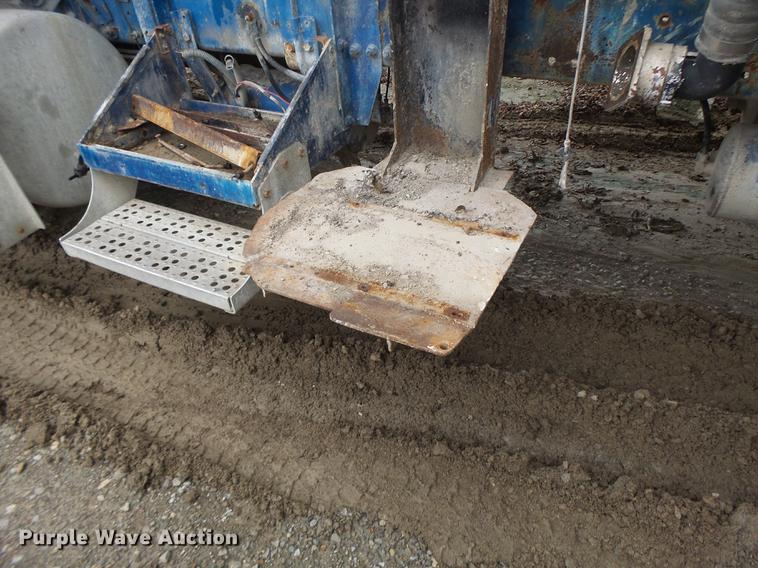 image for item DB9982 1995 Freightliner FLD tank truck