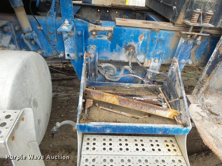 image for item DB9982 1995 Freightliner FLD tank truck