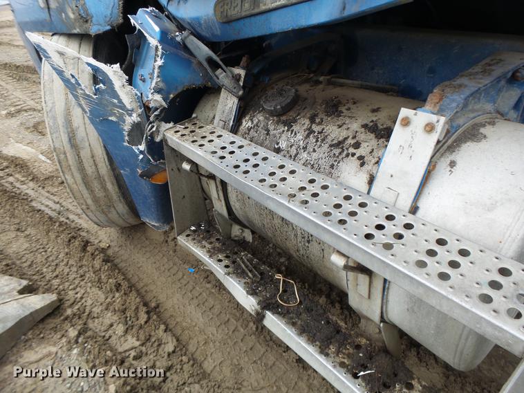 image for item DB9982 1995 Freightliner FLD tank truck