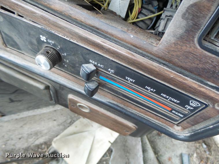 image for item DB9982 1995 Freightliner FLD tank truck