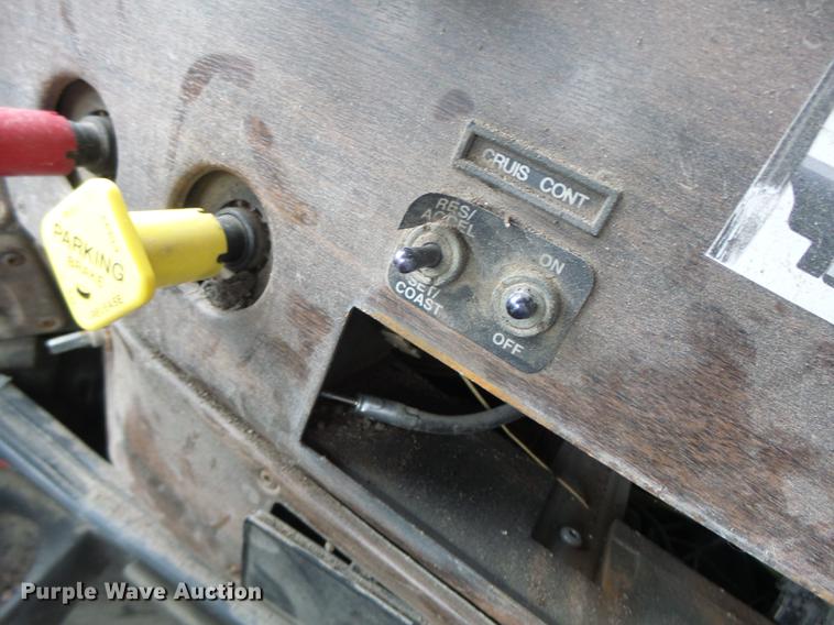 image for item DB9982 1995 Freightliner FLD tank truck