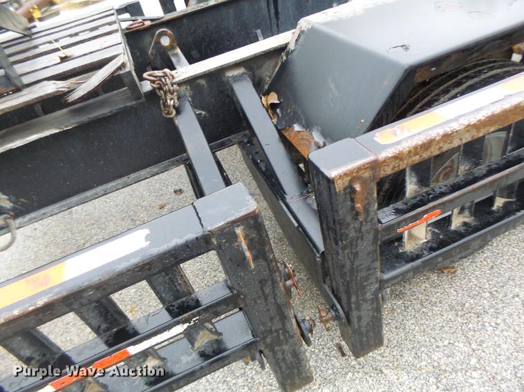 image for item DB9990 2004 Behnke sprayer trailer