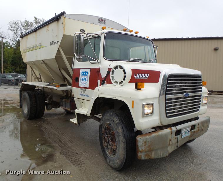 image for item DB9991 1993 Ford L8000 fertilizer tender truck