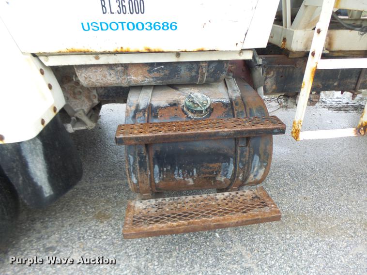 image for item DB9991 1993 Ford L8000 fertilizer tender truck