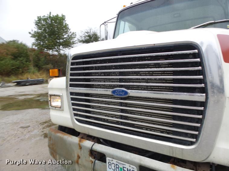 image for item DB9991 1993 Ford L8000 fertilizer tender truck
