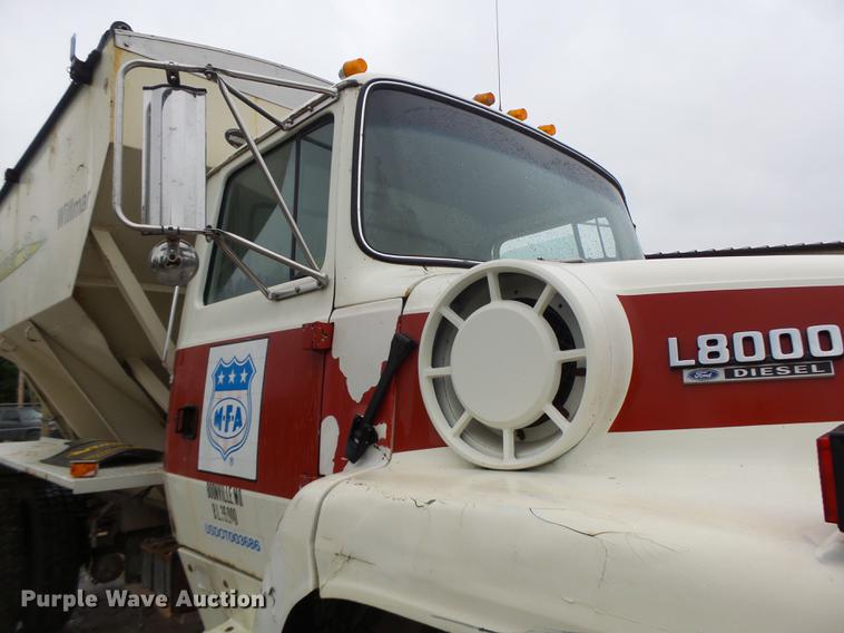 image for item DB9991 1993 Ford L8000 fertilizer tender truck