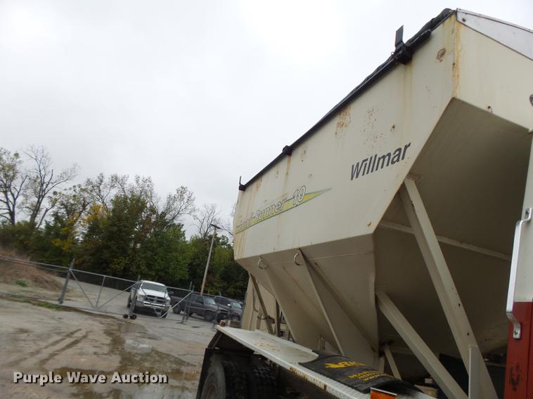 image for item DB9991 1993 Ford L8000 fertilizer tender truck