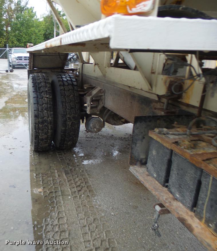 image for item DB9991 1993 Ford L8000 fertilizer tender truck