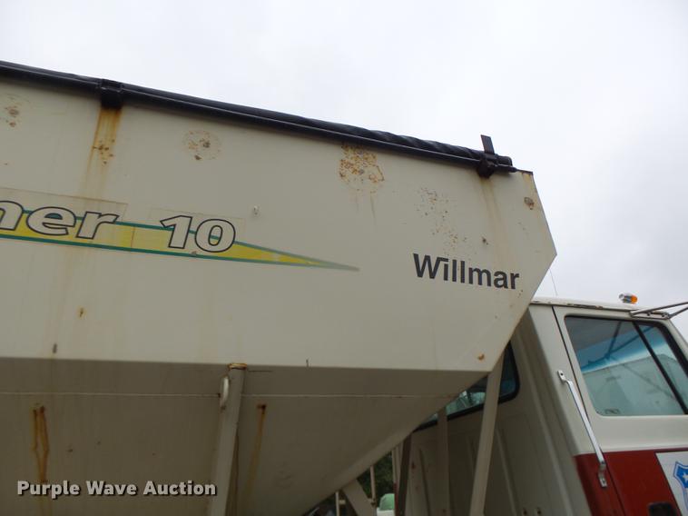 image for item DB9991 1993 Ford L8000 fertilizer tender truck