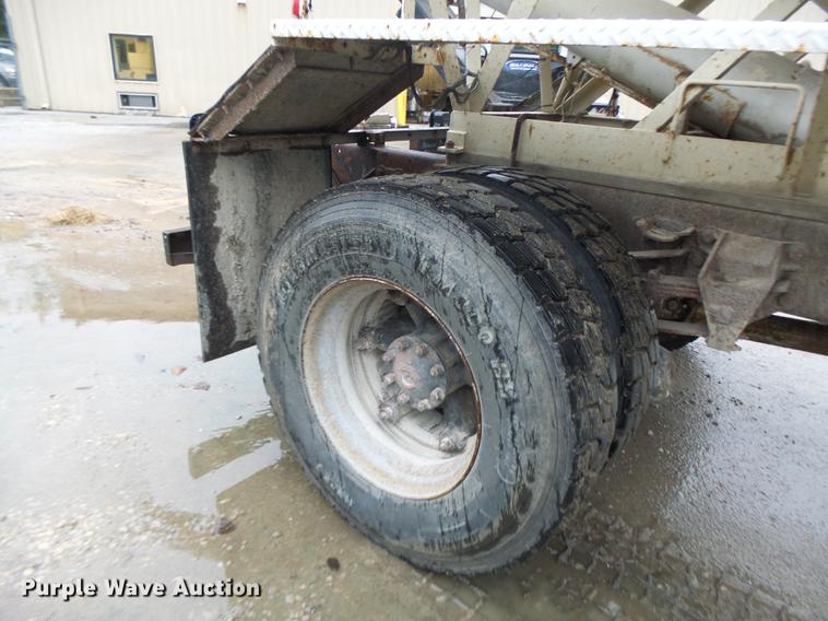 image for item DB9991 1993 Ford L8000 fertilizer tender truck