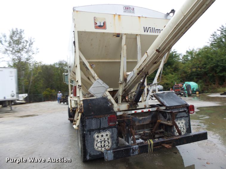 image for item DB9991 1993 Ford L8000 fertilizer tender truck