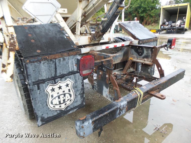 image for item DB9991 1993 Ford L8000 fertilizer tender truck