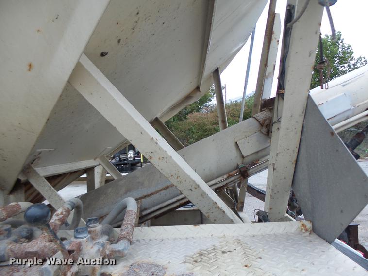 image for item DB9991 1993 Ford L8000 fertilizer tender truck