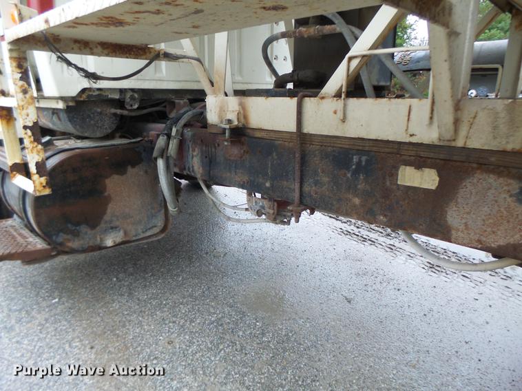 image for item DB9991 1993 Ford L8000 fertilizer tender truck