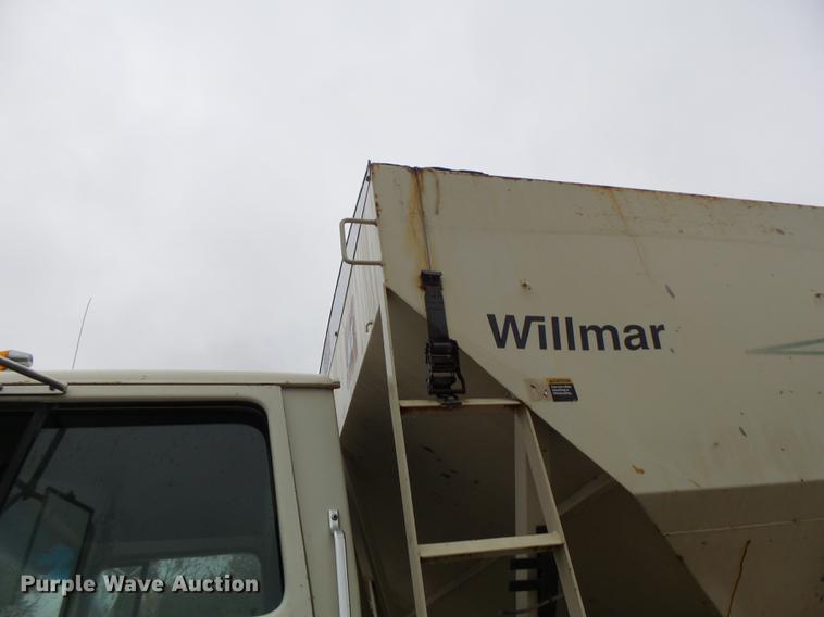 image for item DB9991 1993 Ford L8000 fertilizer tender truck