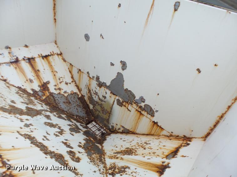 image for item DB9991 1993 Ford L8000 fertilizer tender truck