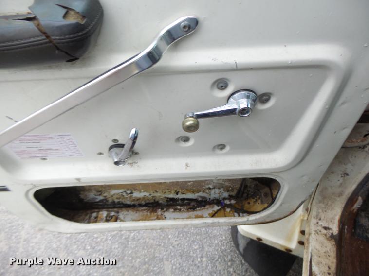 image for item DB9991 1993 Ford L8000 fertilizer tender truck