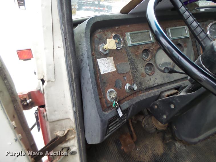 image for item DB9991 1993 Ford L8000 fertilizer tender truck