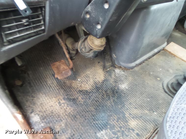 image for item DB9991 1993 Ford L8000 fertilizer tender truck