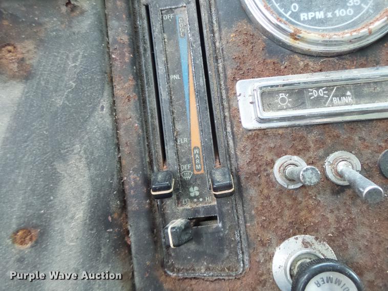 image for item DB9991 1993 Ford L8000 fertilizer tender truck