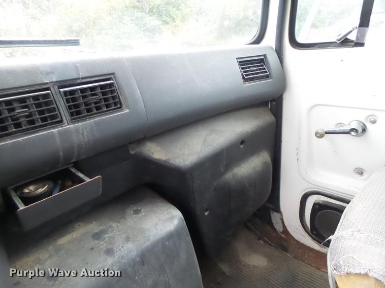 image for item DB9991 1993 Ford L8000 fertilizer tender truck