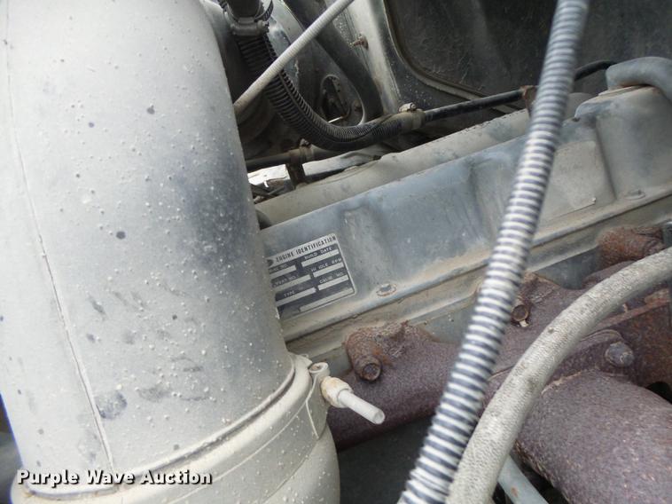 image for item DB9991 1993 Ford L8000 fertilizer tender truck