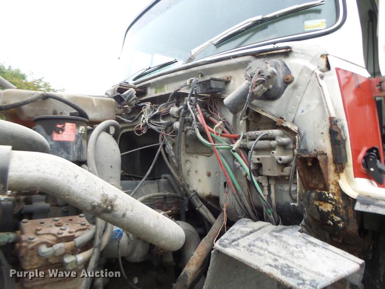 image for item DB9991 1993 Ford L8000 fertilizer tender truck