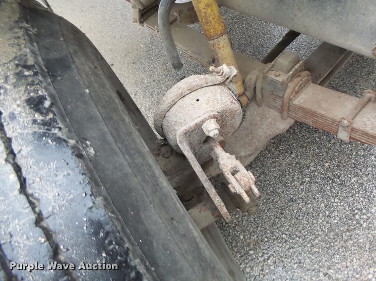 image for item DB9991 1993 Ford L8000 fertilizer tender truck