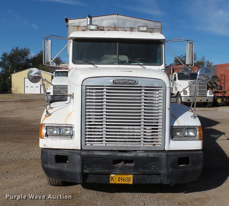 image for item DC1007 1997 Freightliner FLD tender truck