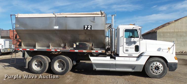 image for item DC1007 1997 Freightliner FLD tender truck