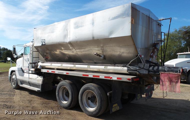 image for item DC1007 1997 Freightliner FLD tender truck