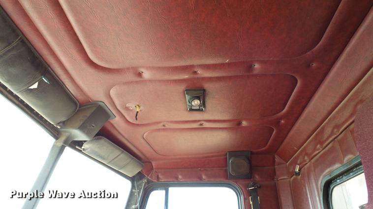 image for item DC1007 1997 Freightliner FLD tender truck