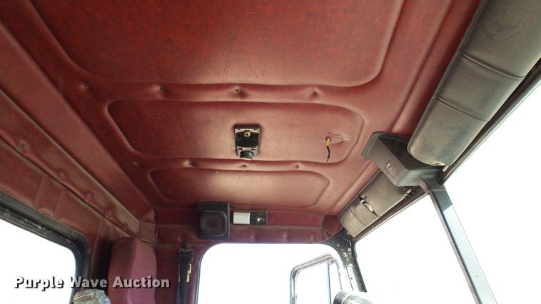 image for item DC1007 1997 Freightliner FLD tender truck