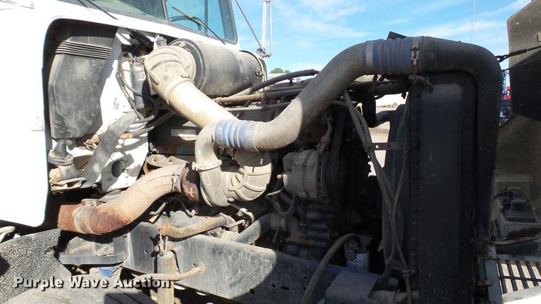 image for item DC1007 1997 Freightliner FLD tender truck