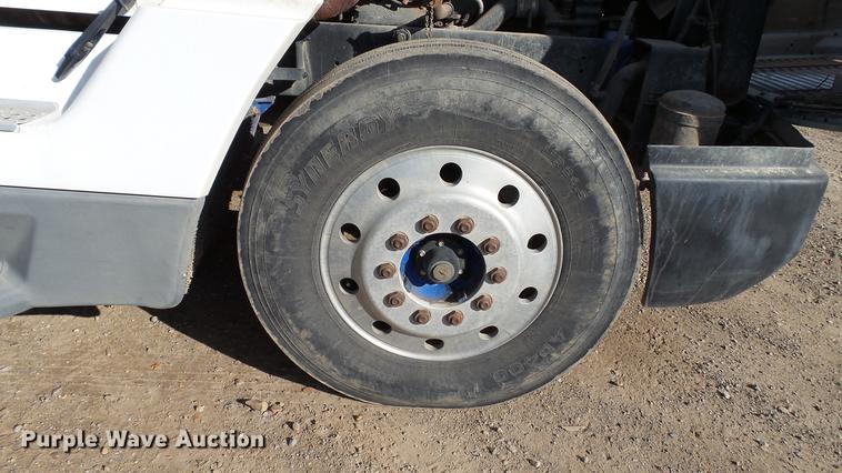 image for item DC1007 1997 Freightliner FLD tender truck