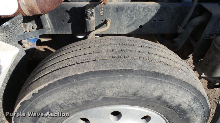 image for item DC1007 1997 Freightliner FLD tender truck