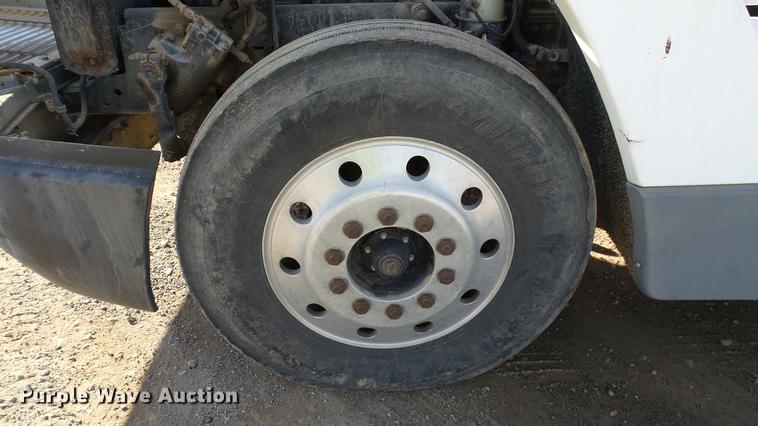 image for item DC1007 1997 Freightliner FLD tender truck