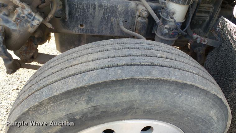 image for item DC1007 1997 Freightliner FLD tender truck