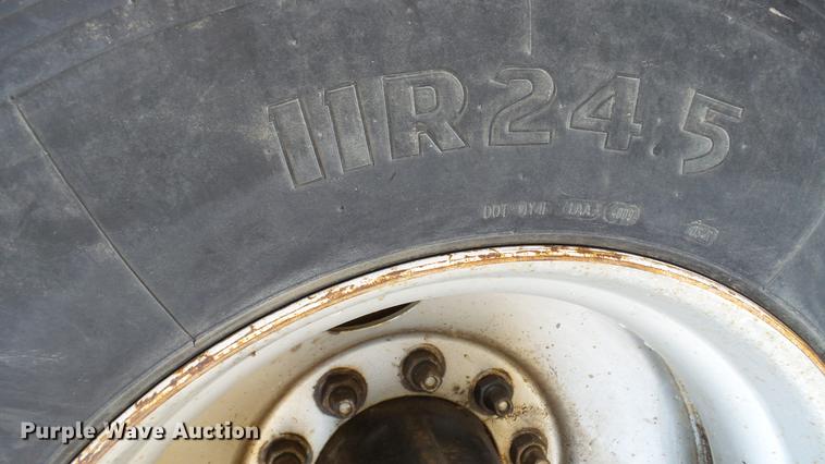 image for item DC1007 1997 Freightliner FLD tender truck