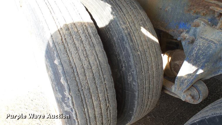 image for item DC1007 1997 Freightliner FLD tender truck