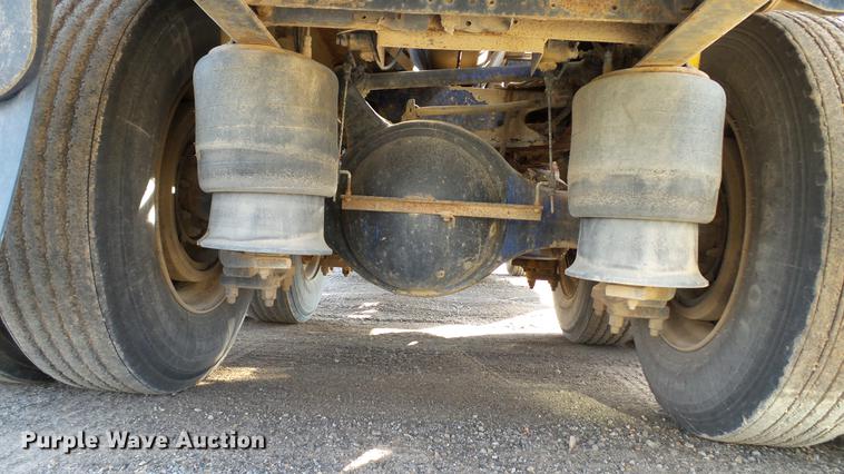 image for item DC1007 1997 Freightliner FLD tender truck