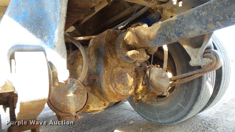 image for item DC1007 1997 Freightliner FLD tender truck