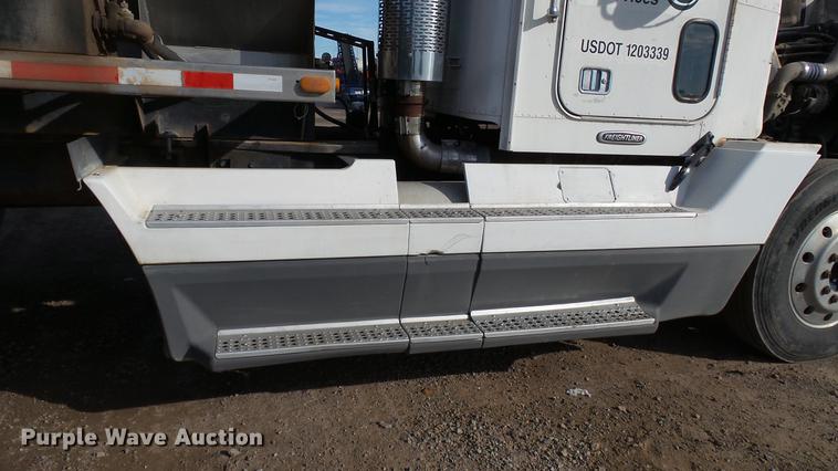 image for item DC1007 1997 Freightliner FLD tender truck