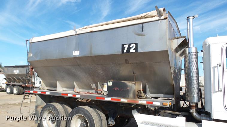 image for item DC1007 1997 Freightliner FLD tender truck