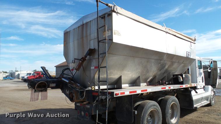 image for item DC1007 1997 Freightliner FLD tender truck