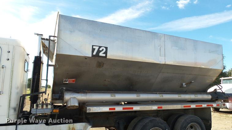 image for item DC1007 1997 Freightliner FLD tender truck