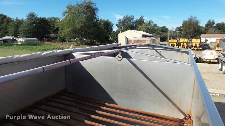 image for item DC1007 1997 Freightliner FLD tender truck