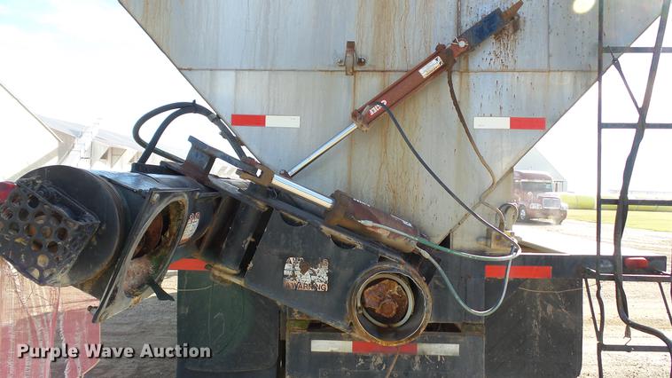 image for item DC1007 1997 Freightliner FLD tender truck